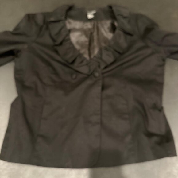 Sandro Black Blazer With Ruffle Collar beautiful - Picture 7 of 7